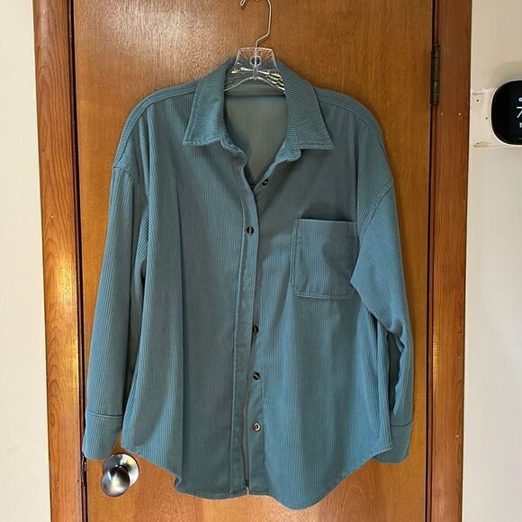 Soft dusty green button up flannel jacket - Picture 1 of 8